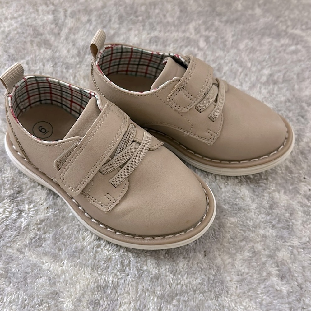 Cat and Jack toddler boy dress shoes, size 6